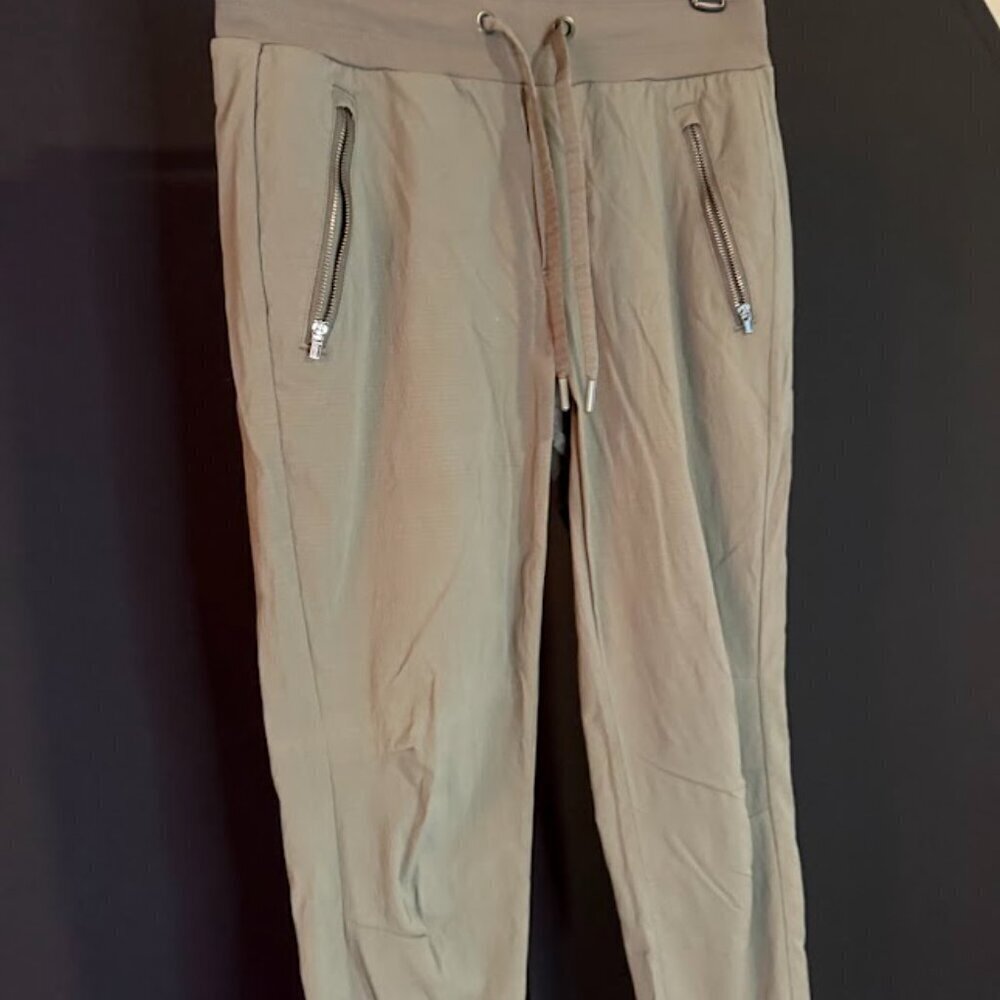 Athleta Trekkie North Jogger in Arbor Olive - Picture 3 of 6